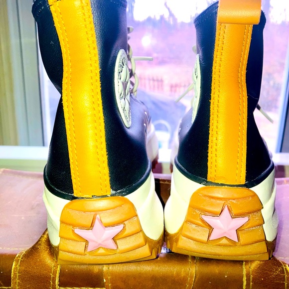 Converse Hightop Leather Star Runners - Picture 3 of 10